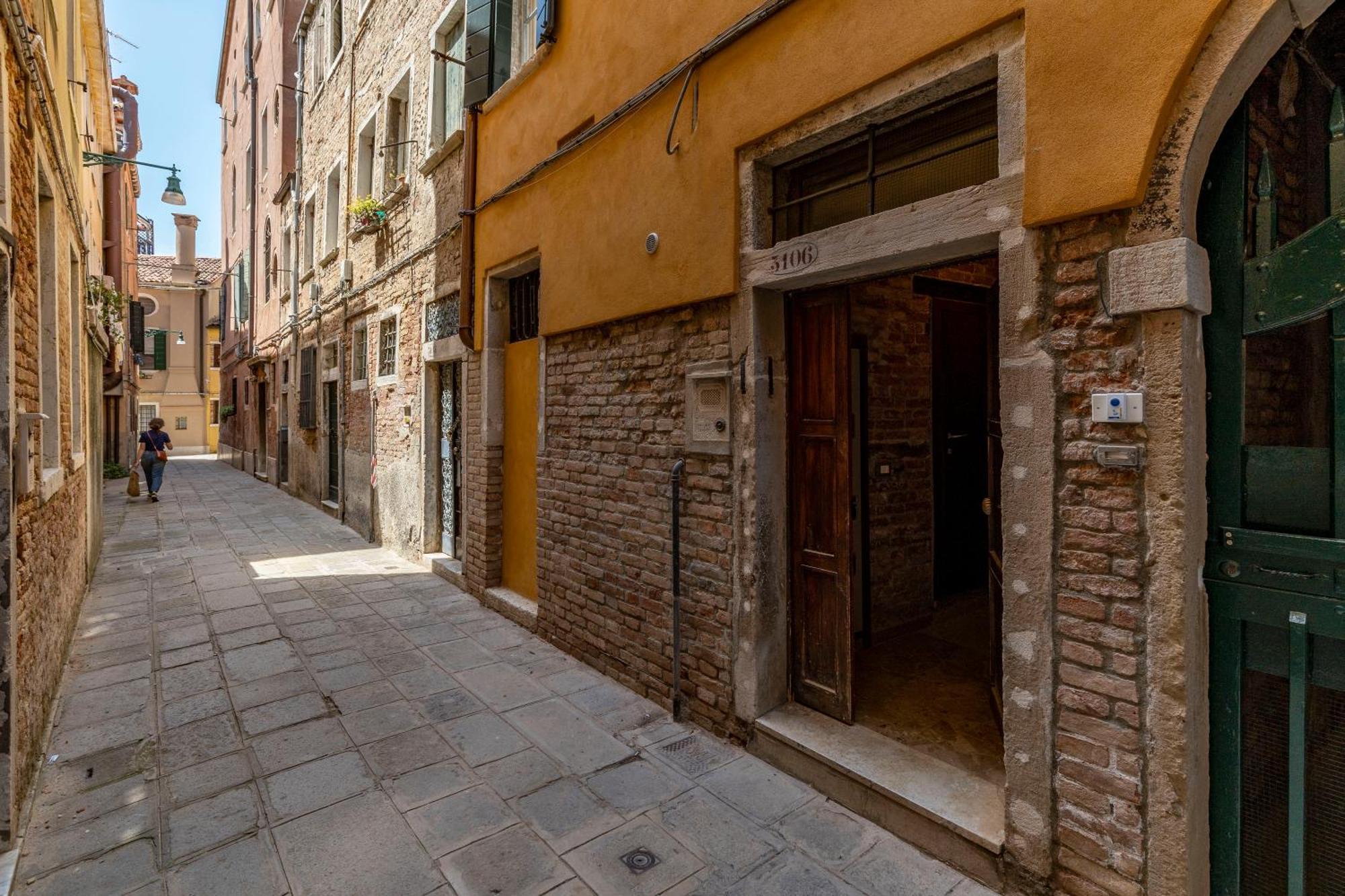 Ca Dei Zoti3 With Luggage Room Венеция Экстерьер фото