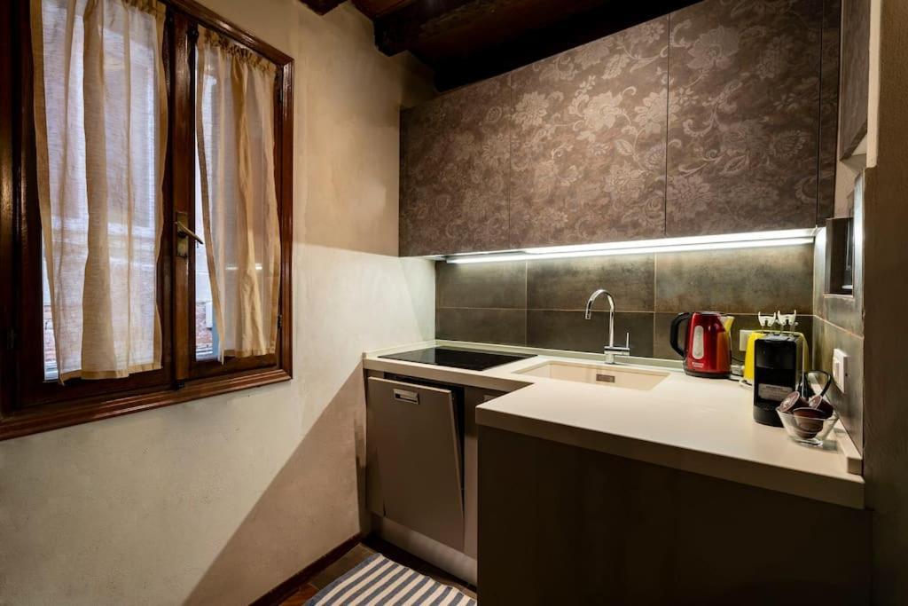 Ca Dei Zoti3 With Luggage Room Венеция Экстерьер фото